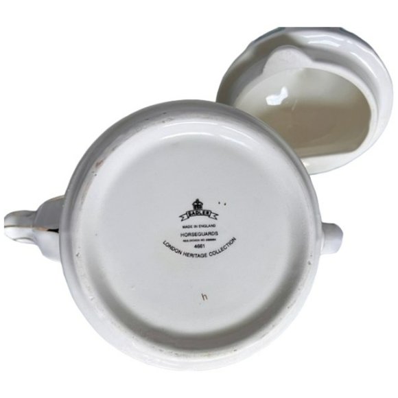 James Sadler 2-cup Porcelain Teapot - London Horseguards Buckingham Palace - Picture 7 of 9